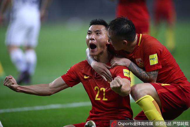 全场比赛结束，AC米兰2-3亚特兰大！